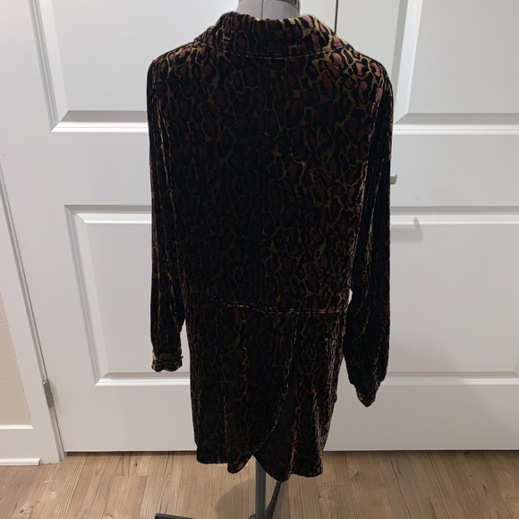 Leopard print silk and rayon blend velvet tunic - Picture 4 of 6